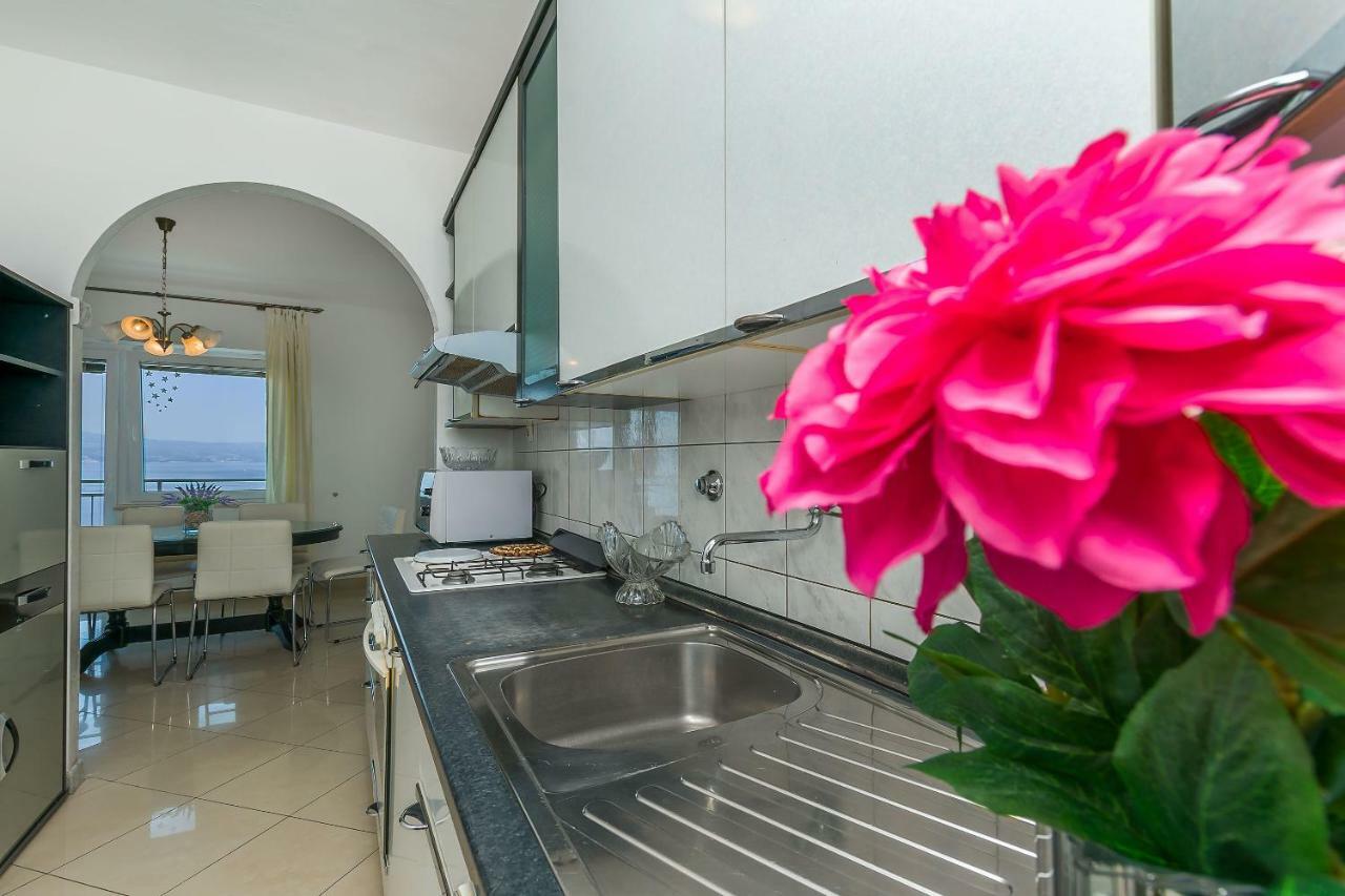 Apartment Marijana Omiš Esterno foto