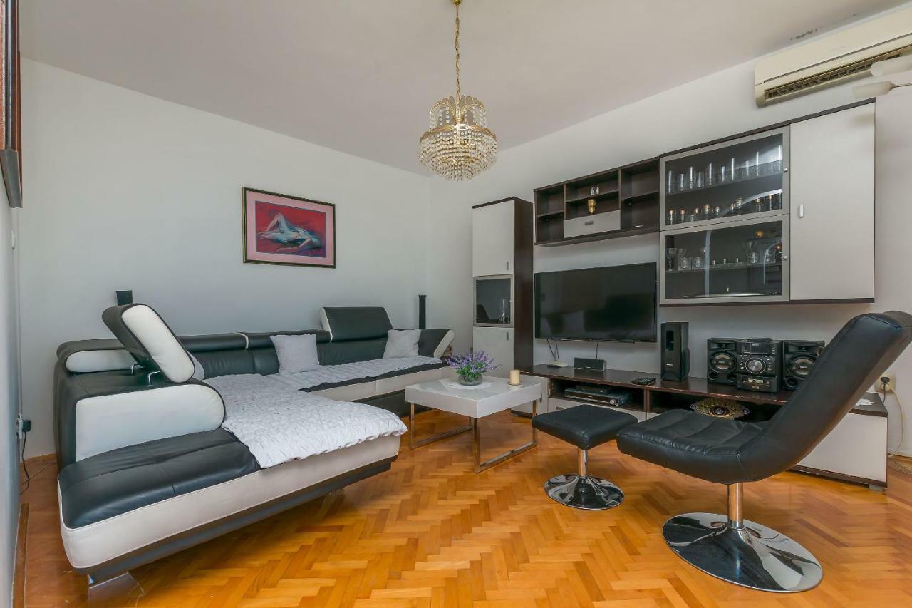Apartment Marijana Omiš Esterno foto