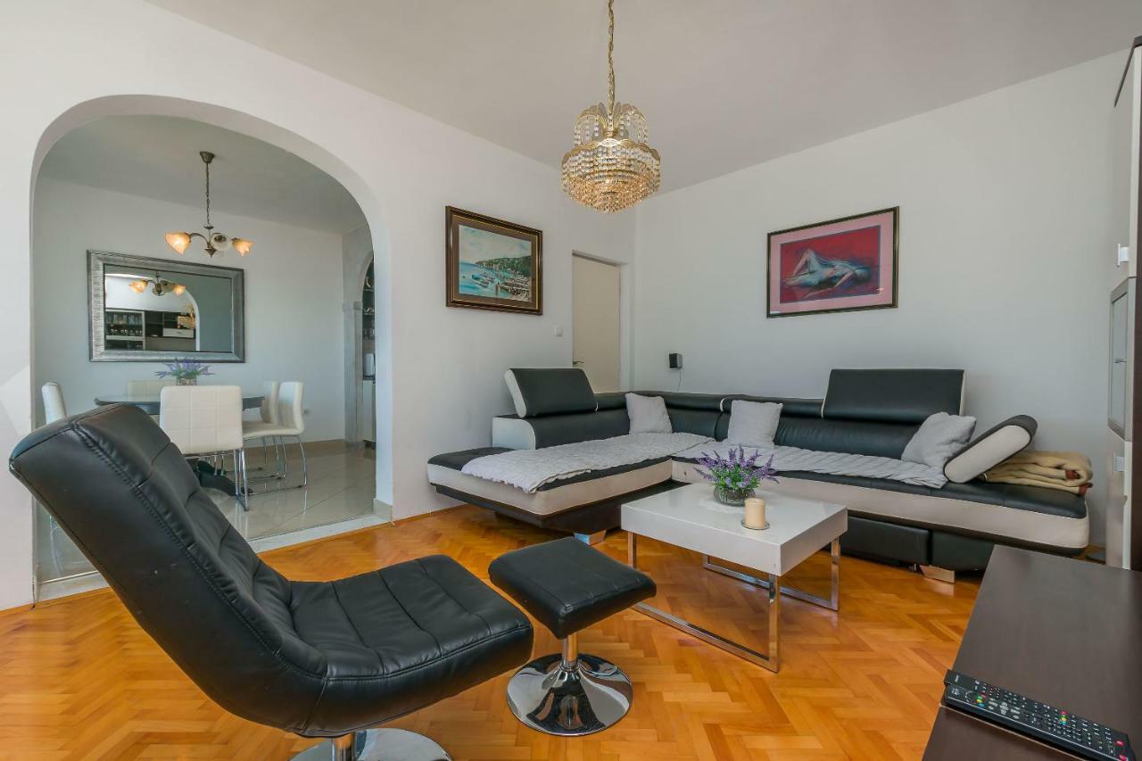 Apartment Marijana Omiš Esterno foto